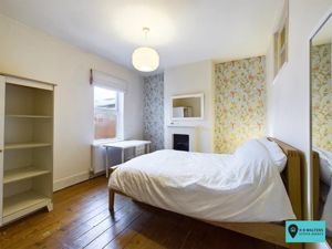 Bedroom- click for photo gallery